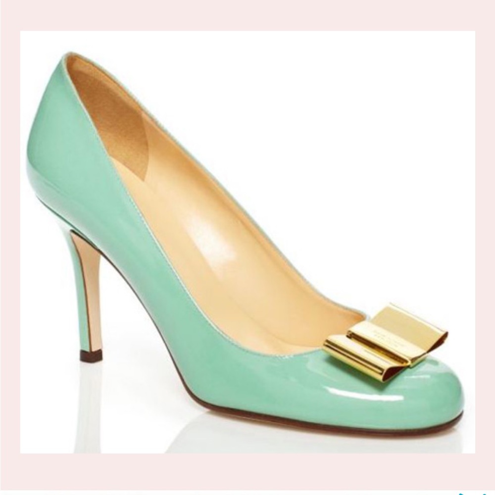 Kate Spade ‘Karolina’ pumps in seafoam with gold bow Size 6 Made in Italy - Picture 2 of 8